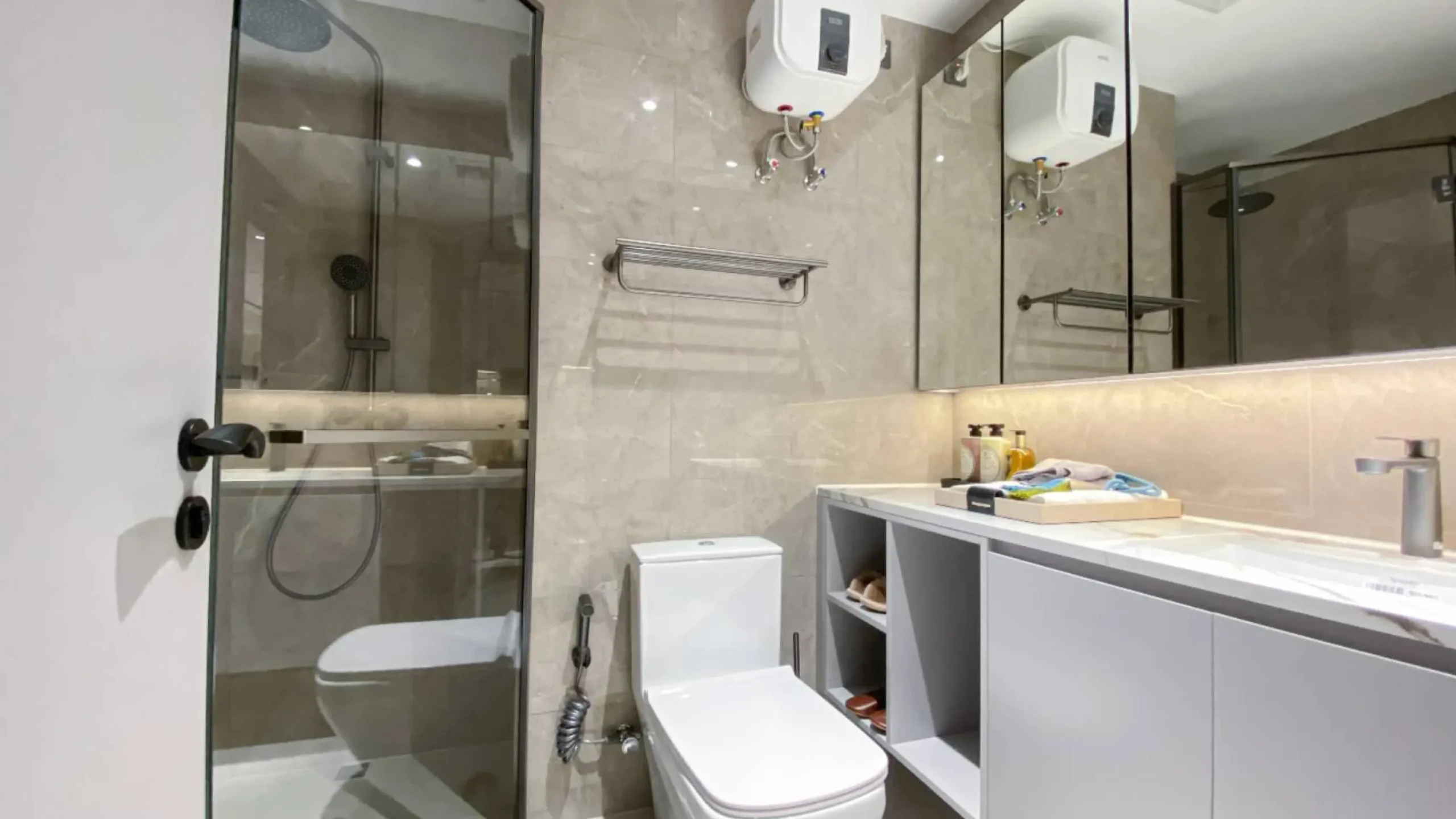 LA VISTA ONE CONDO 内装