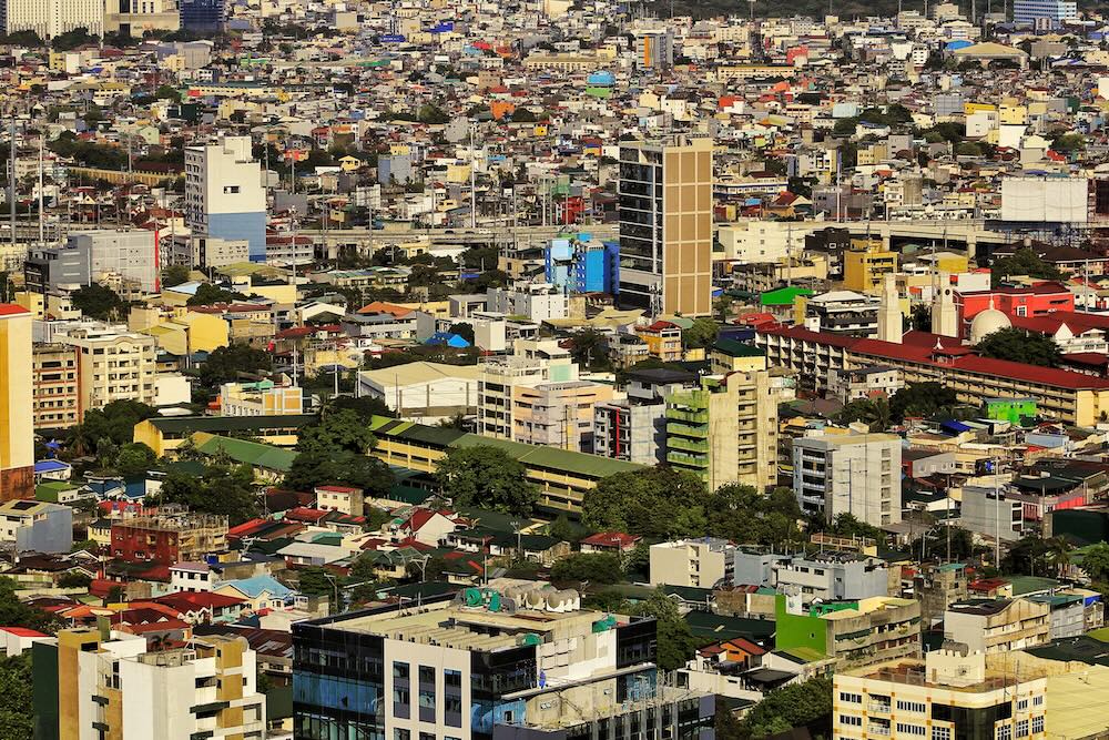 フィリピンの首都マニラ首都圏(メトロ・マニラ)の高密度な市街地の画像。